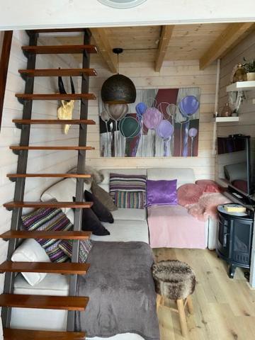 Homestay Tinyhouse Woody At The Water *